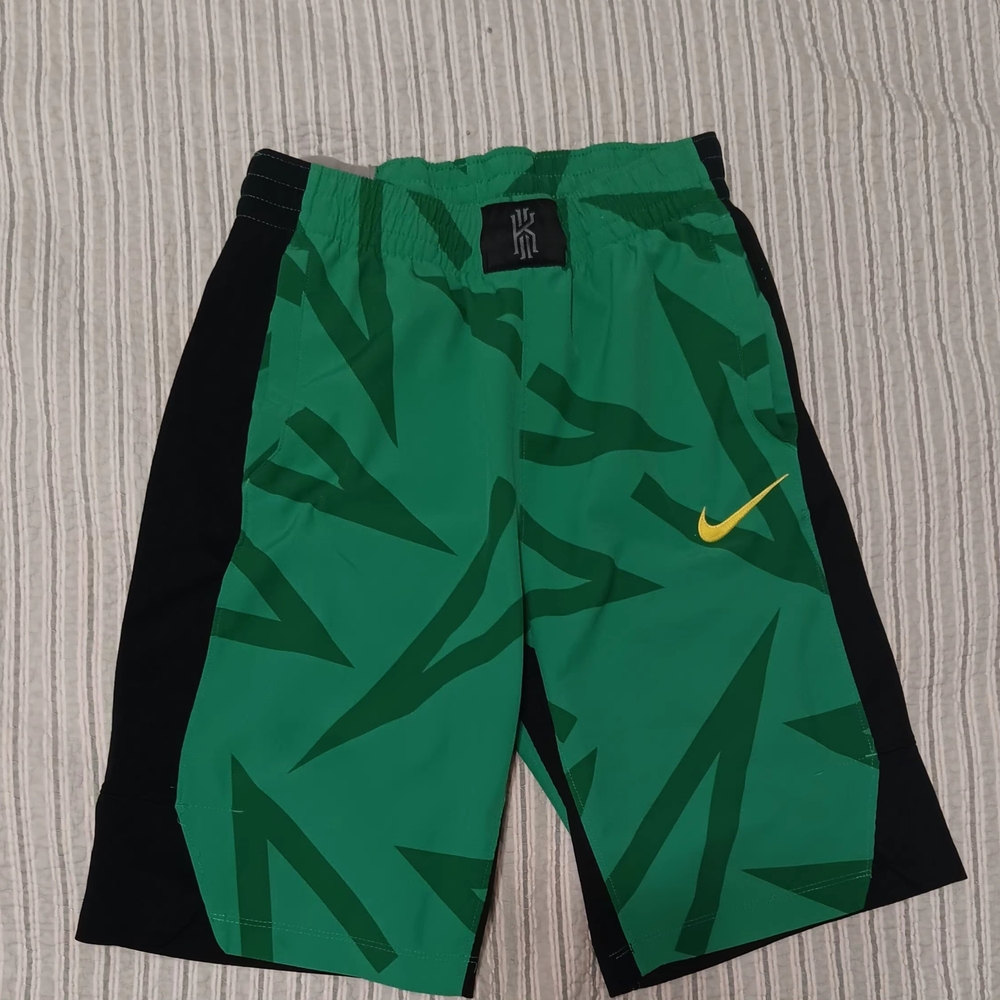 Nike Green Geometric Athletic Shorts
